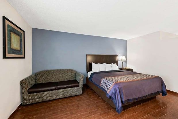 Images SureStay Plus by Best Western Lubbock Medical Center