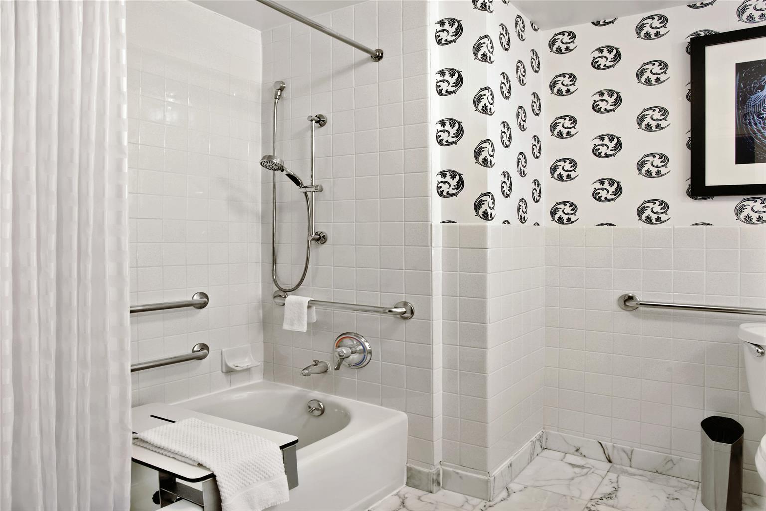 Guest room bath 