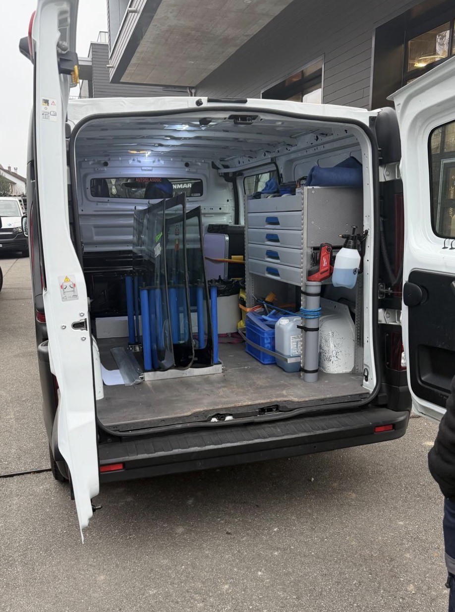 AUTOGLASDOC - Scheiben Austausch und Steinschlag Reparatur, Stolzwiesstrasse 8 in Unterengstringen