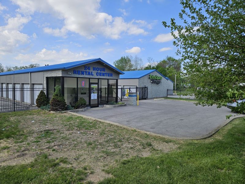 Beauty Image - Storage Express at 4360 E State St, Columbus, IN 47201