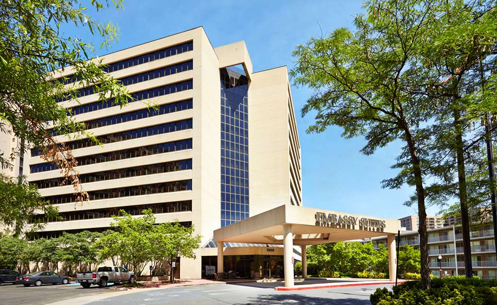 Exterior Embassy Suites by Hilton Crystal City National Airport Arlington (703)979-9799