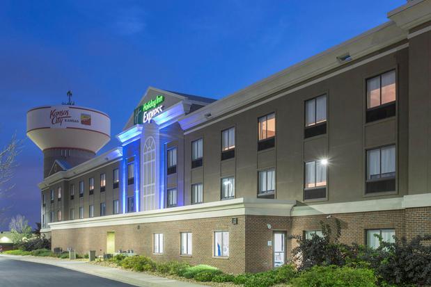 Images Holiday Inn Express Kansas City - at the Legends by IHG