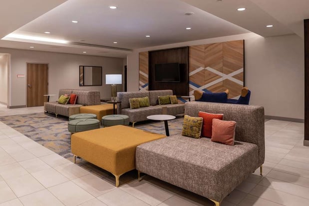 Images Hilton Garden Inn Kansas City Airport