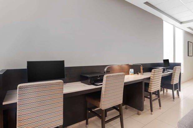 Images Best Western Plus Commerce Hotel