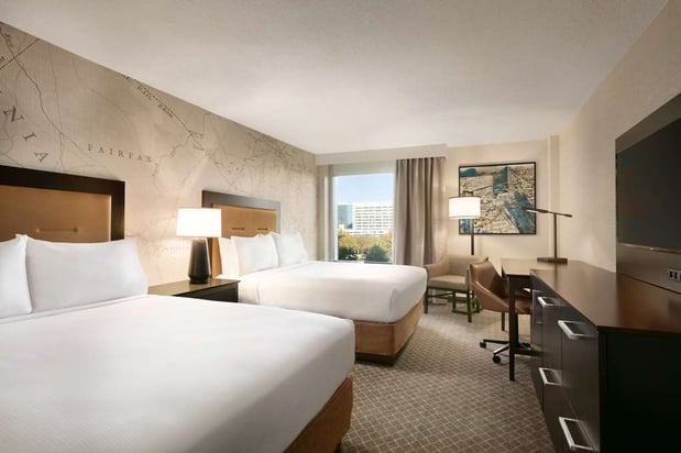 Images DoubleTree by Hilton McLean Tysons