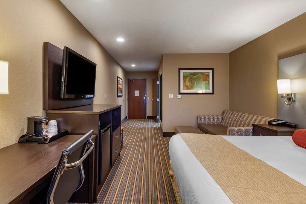 Images Best Western Plus Woodstock Inn & Suites