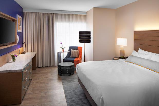 Images Hotel Indigo Gainesville-Celebration Pointe by IHG