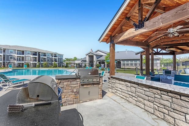 Images Sixty610 Stone Creek