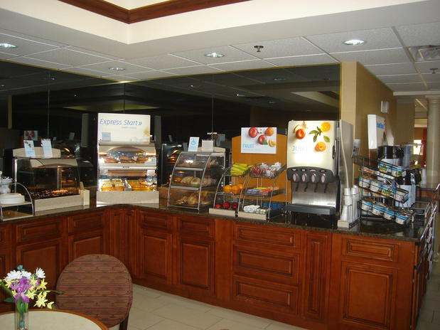 Images Holiday Inn Express Louisville Northeast by IHG
