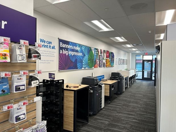 Images FedEx Office Print & Ship Center