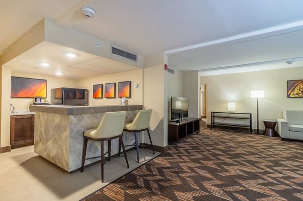 Images DoubleTree by Hilton Hotel Lawrence