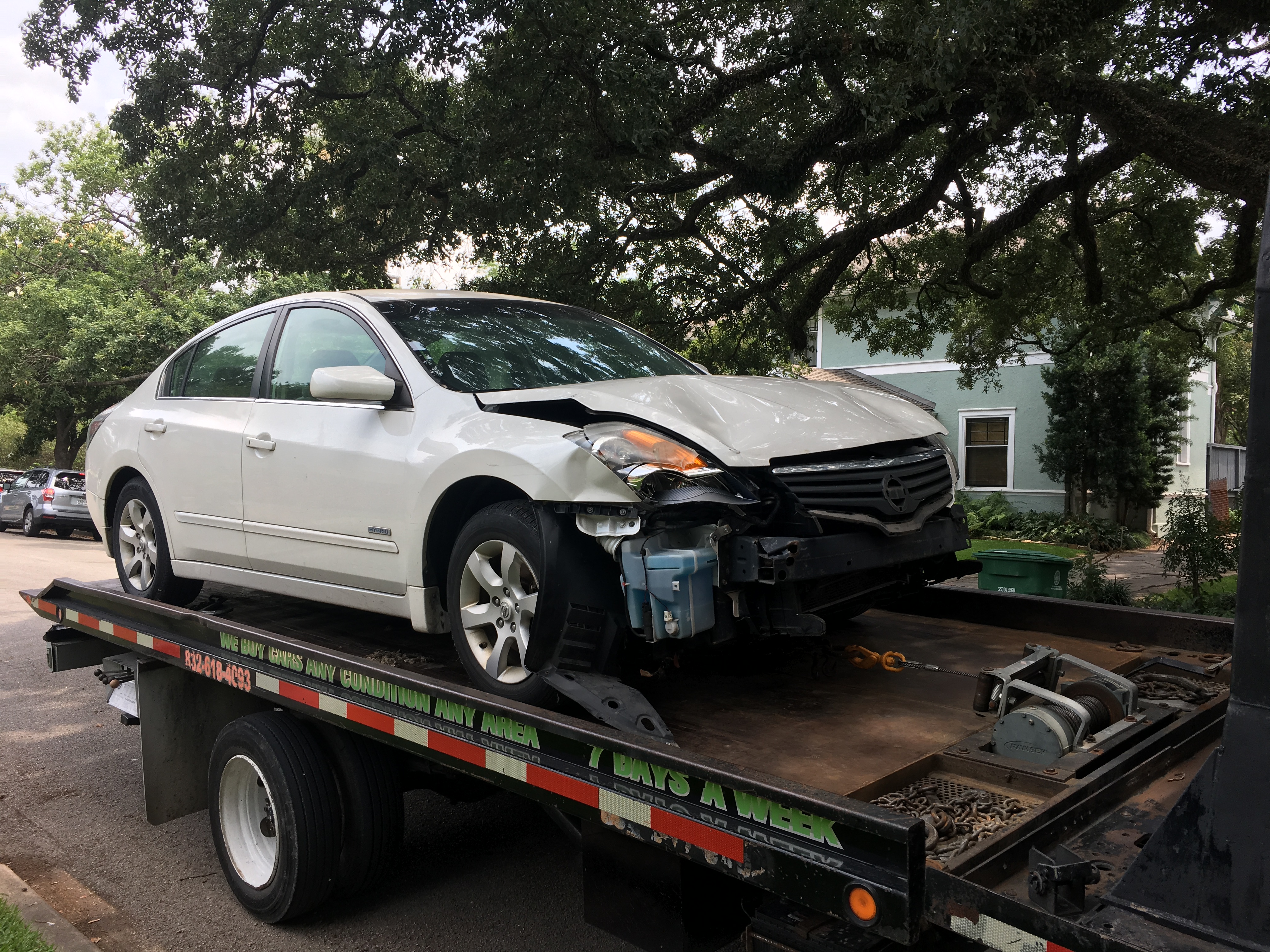 We Buy Wrecked Cars all Around Houston, TX. Call Us at 832 516 3533 or 832 618 4093.