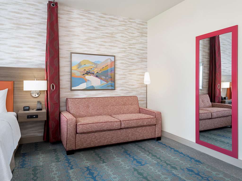 Guest room