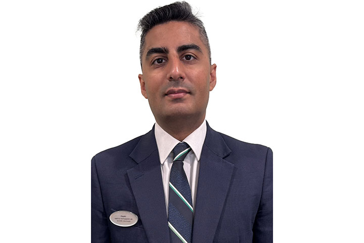 Akash Thanki, Optician Director in our Horley store