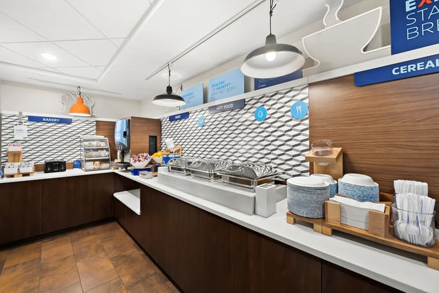 Images Holiday Inn Express & Suites Raleigh NE - Medical Ctr Area by IHG