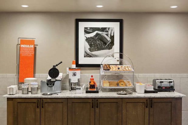 Images Hampton Inn & Suites Minooka