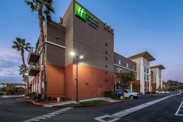 Images Holiday Inn Express & Suites Fremont - Milpitas Central by IHG