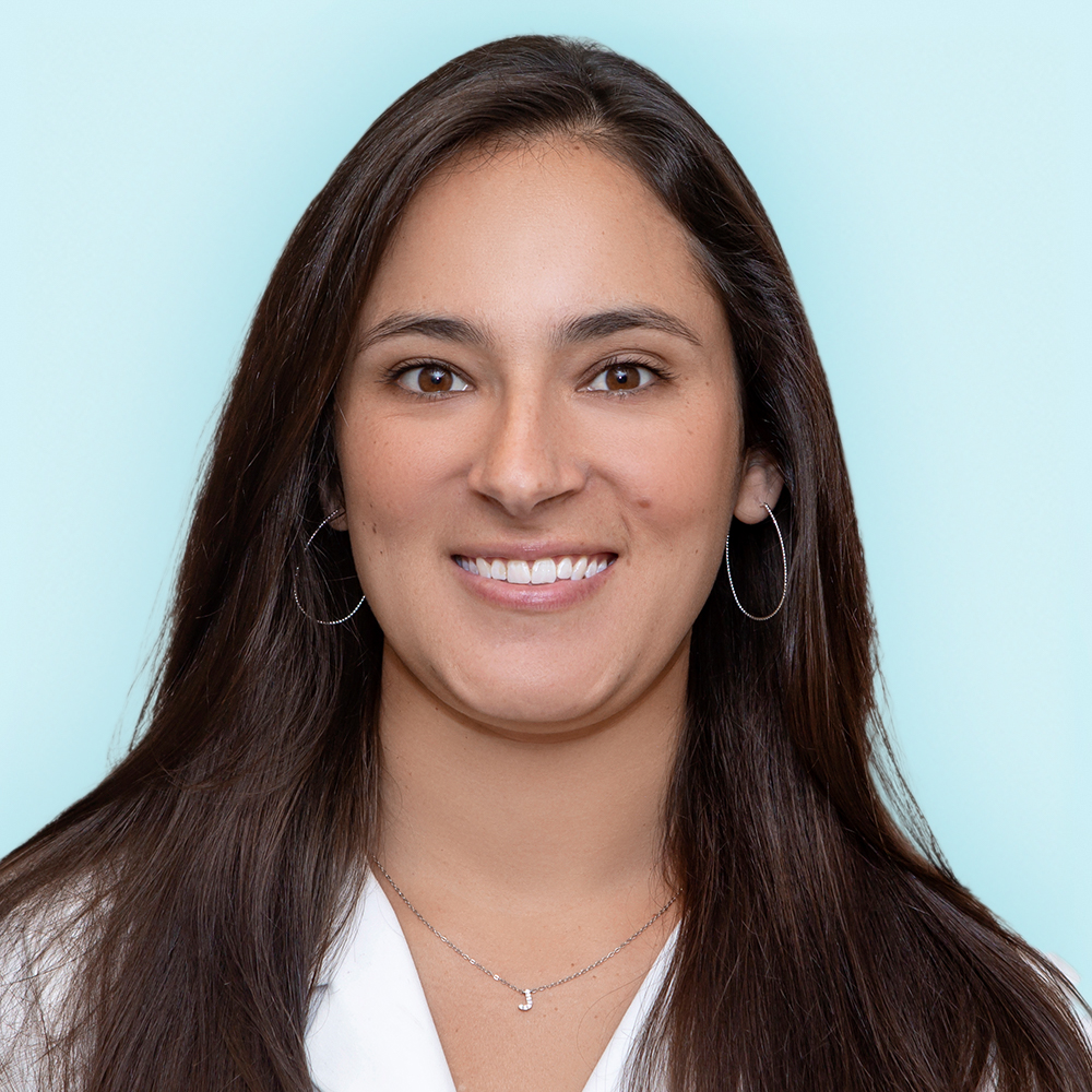 Laura E Ciaravino, FNP - Bay Shore, NY - Allergy & Immunology, Allergist/immunologist