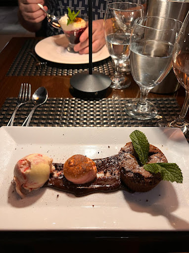 Images F1RST Restaurant