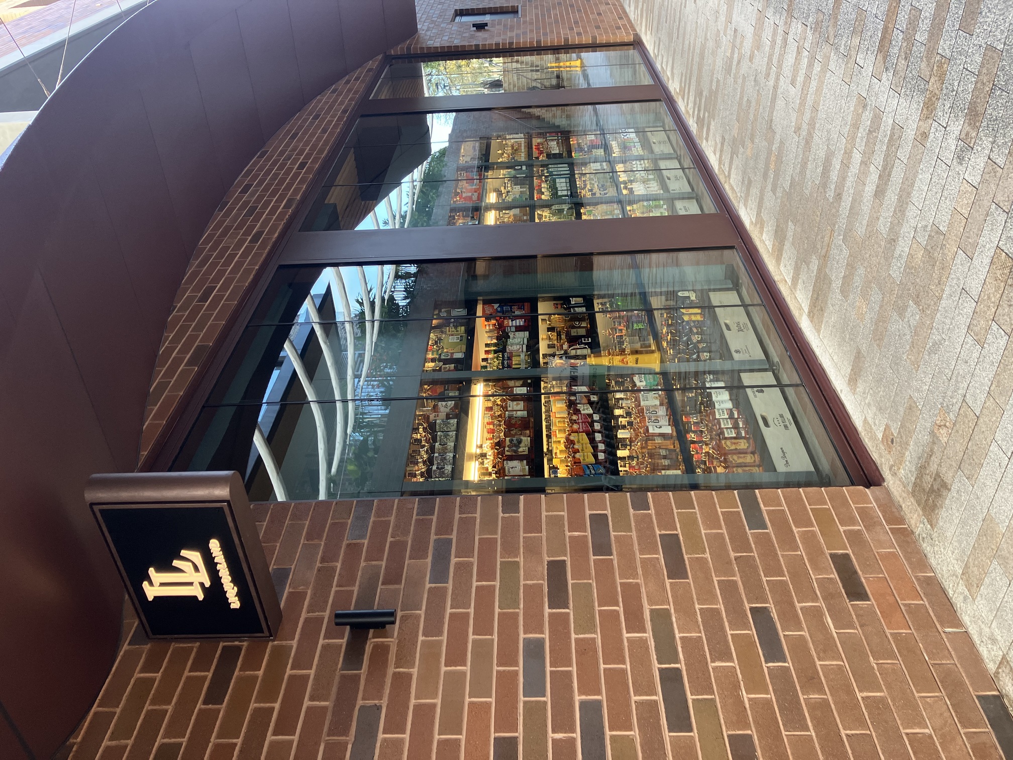 Images Liquorland Cellars Surry Hills (formerly Vintage Cellars Surry Hills)