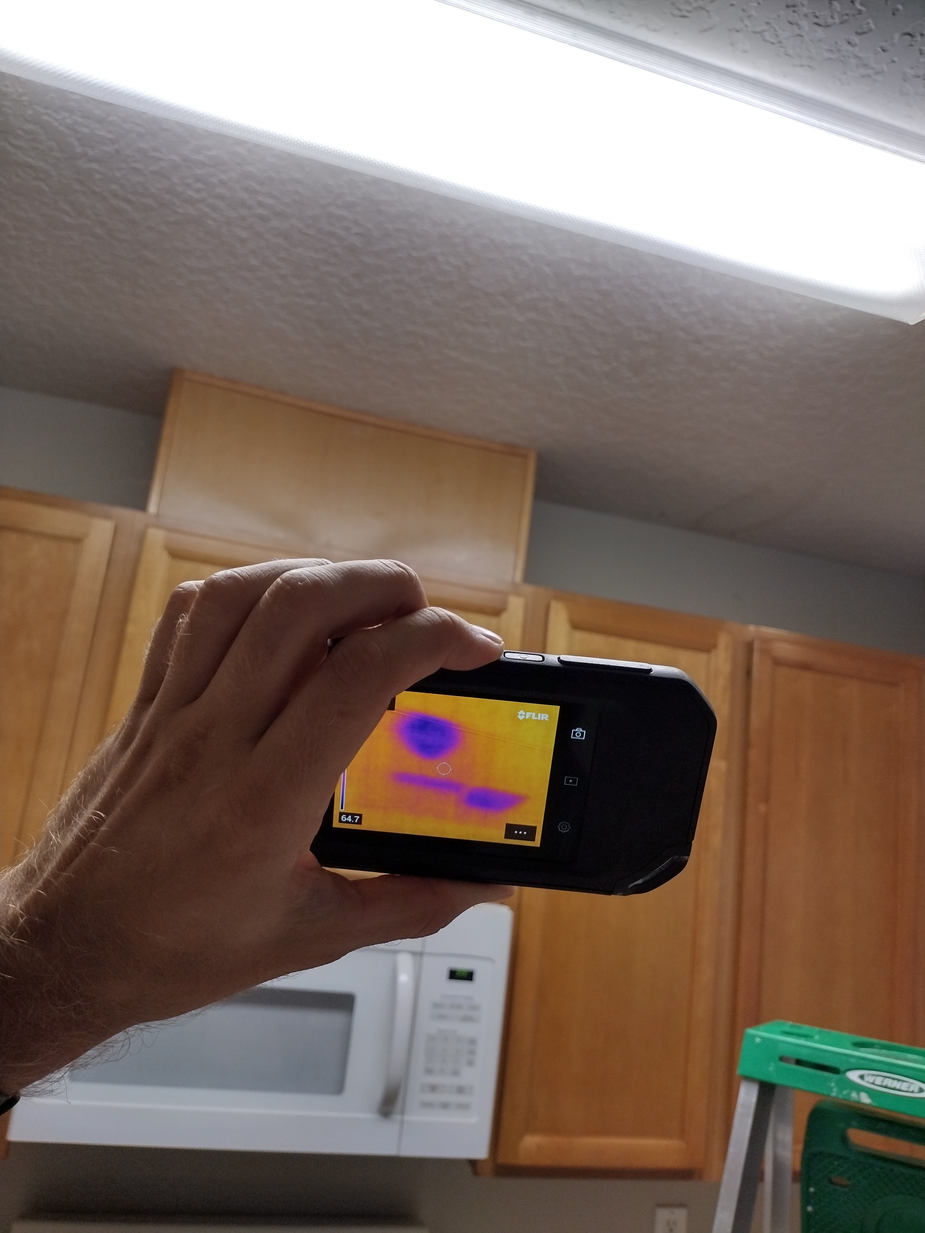 IR inspection in a residential property after a broken supply pipe to a washing machine.