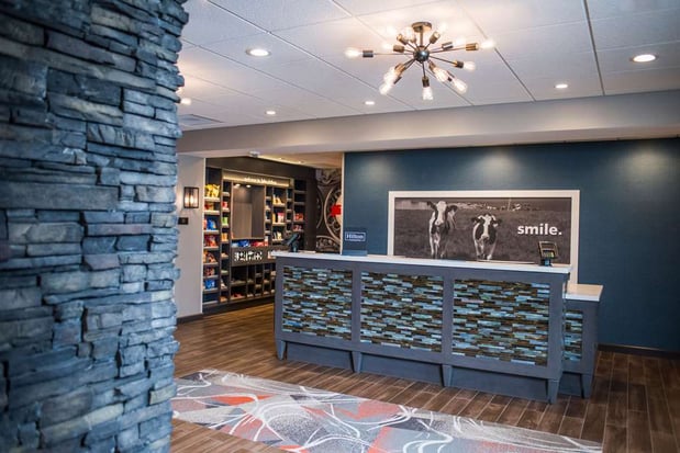 Images Hampton Inn & Suites at Wisconsin Dells Lake Delton