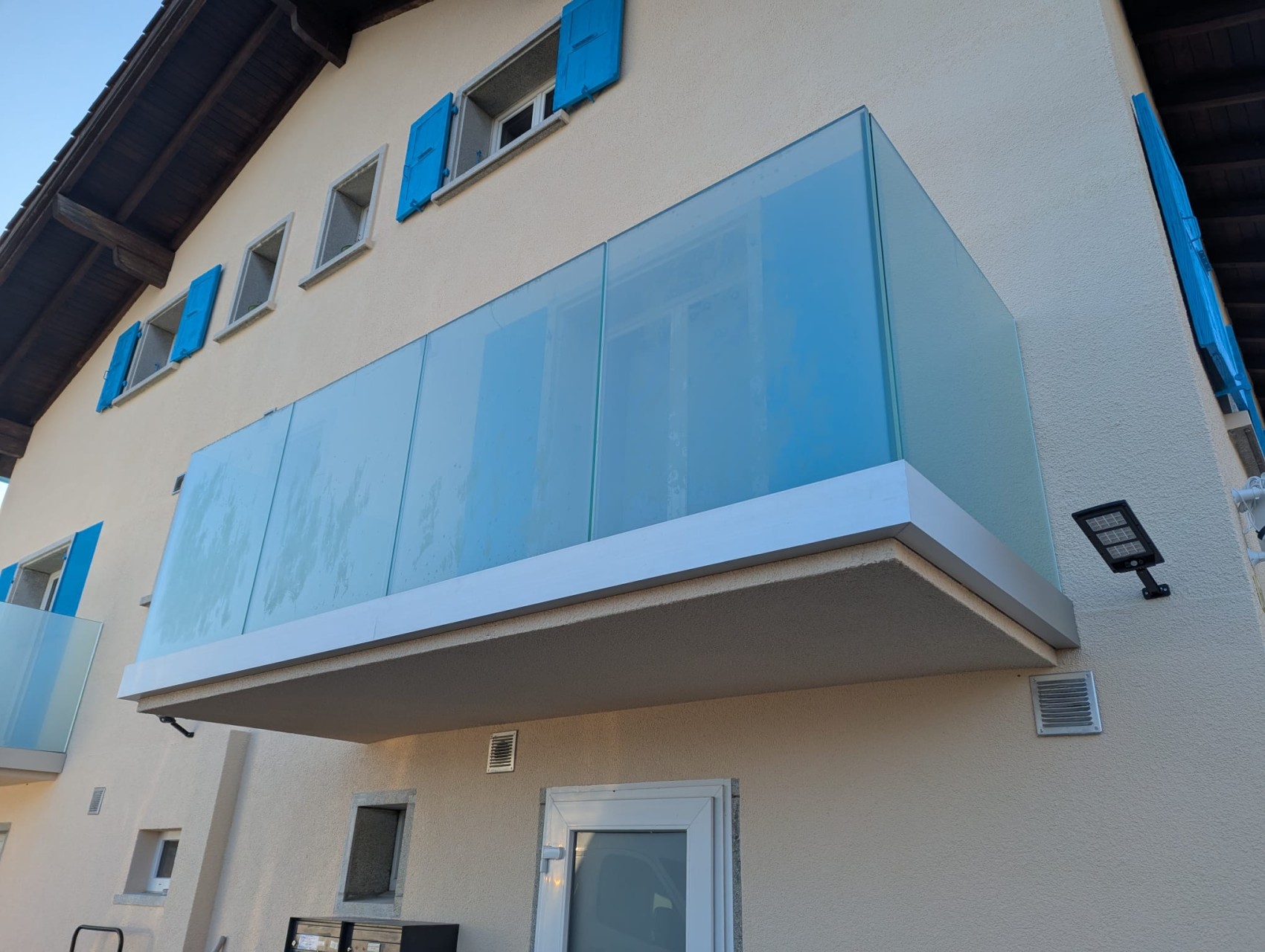 Bilder Meviplex Sarl