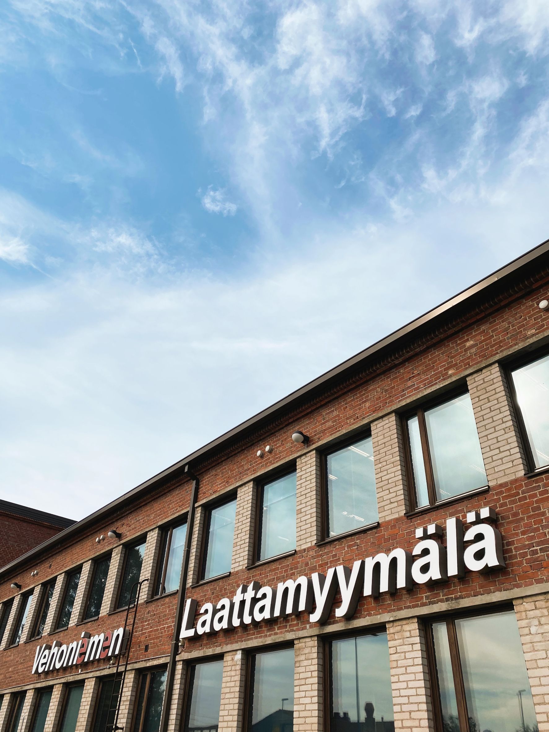 Images Vehoniemen Laattamyymälä