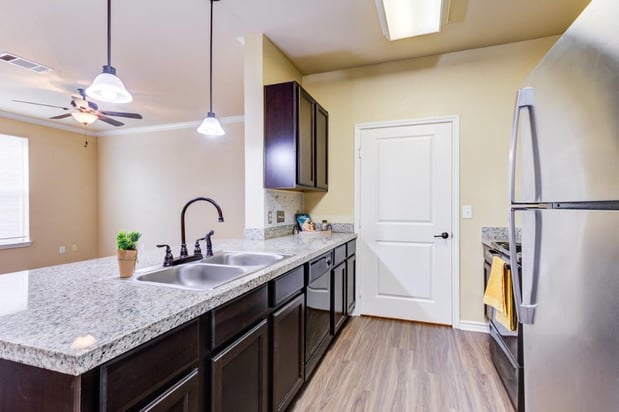 Images Chateau Mirage Apartment Homes