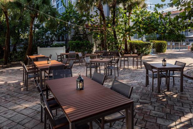 Images Holiday Inn & Suites Boca Raton - North, an IHG Hotel
