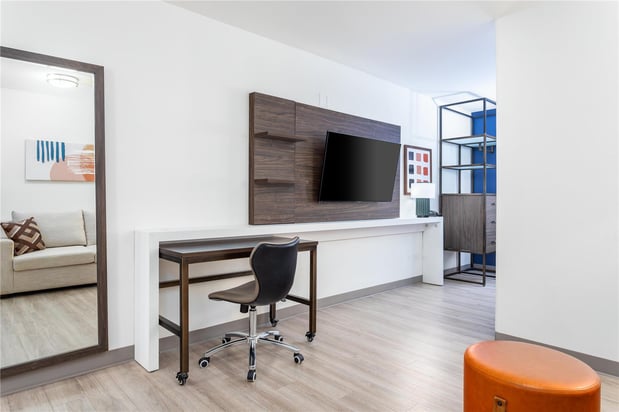 Images Spark by Hilton Clarion