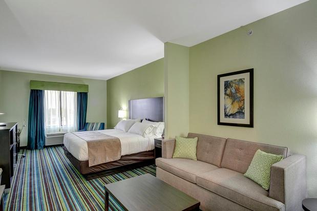 Images Holiday Inn Express & Suites Carrizo Springs by IHG