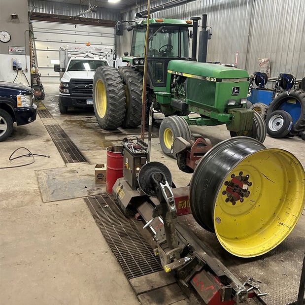 Images Bauer Built Tire & Service