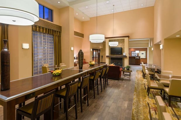Images Hampton Inn & Suites Peoria at Grand Prairie, IL