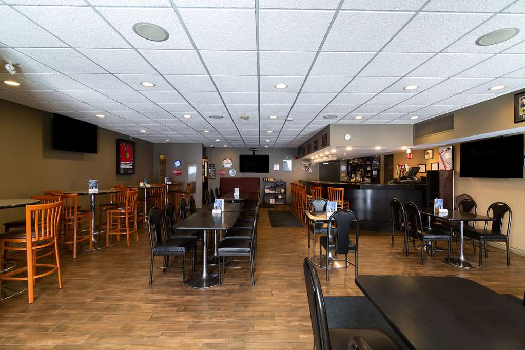 Best Western Plus Dryden Hotel & Conference Centre in Dryden: B&B Roadhouse Bar Grill