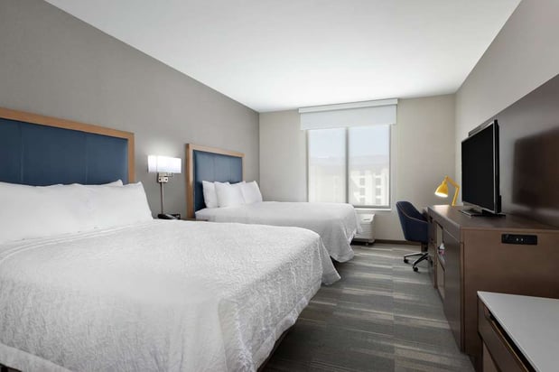 Images Hampton Inn & Suites San Diego Airport Liberty Station