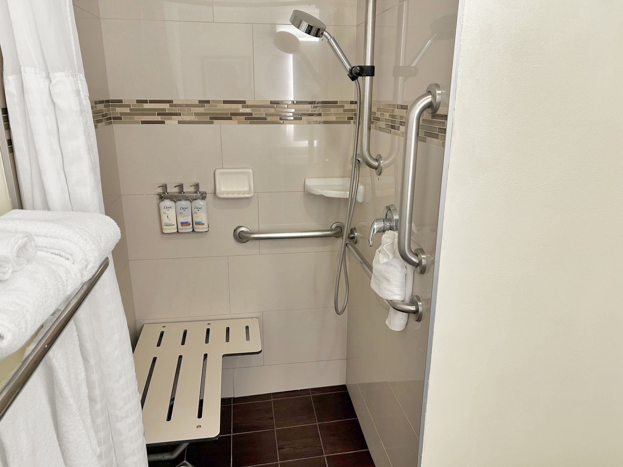Holiday Inn Express & Suites Carpinteria by IHG Image