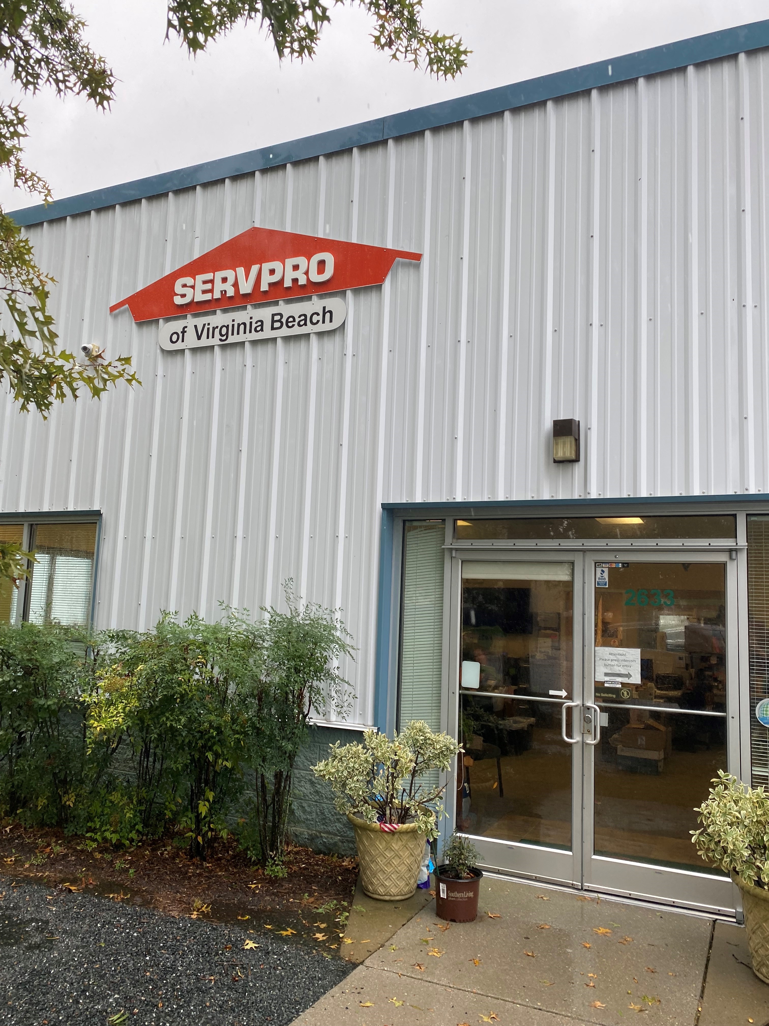 SERVPRO front door and building sign