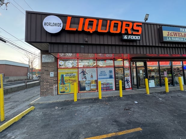 Images CoinFlip Bitcoin ATM - Worldwide Food & Liquors (Chicago)