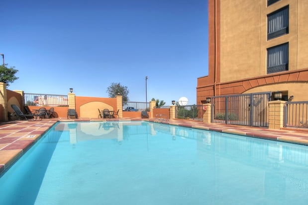 Images Holiday Inn Express & Suites Albuquerque Midtown by IHG