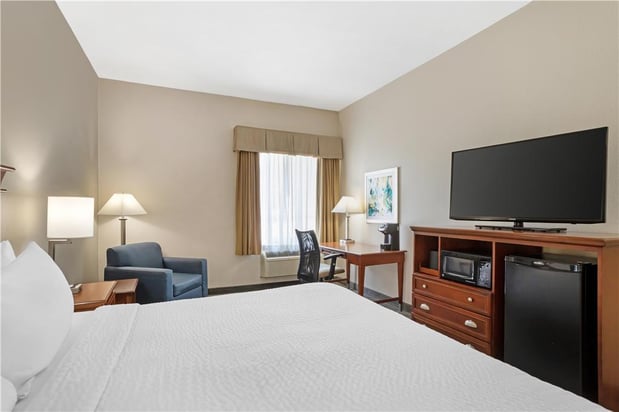 Images Best Western Plus Executive Hotel & Suites