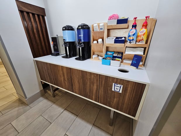 Images Holiday Inn Express & Suites Cincinnati-Blue Ash by IHG