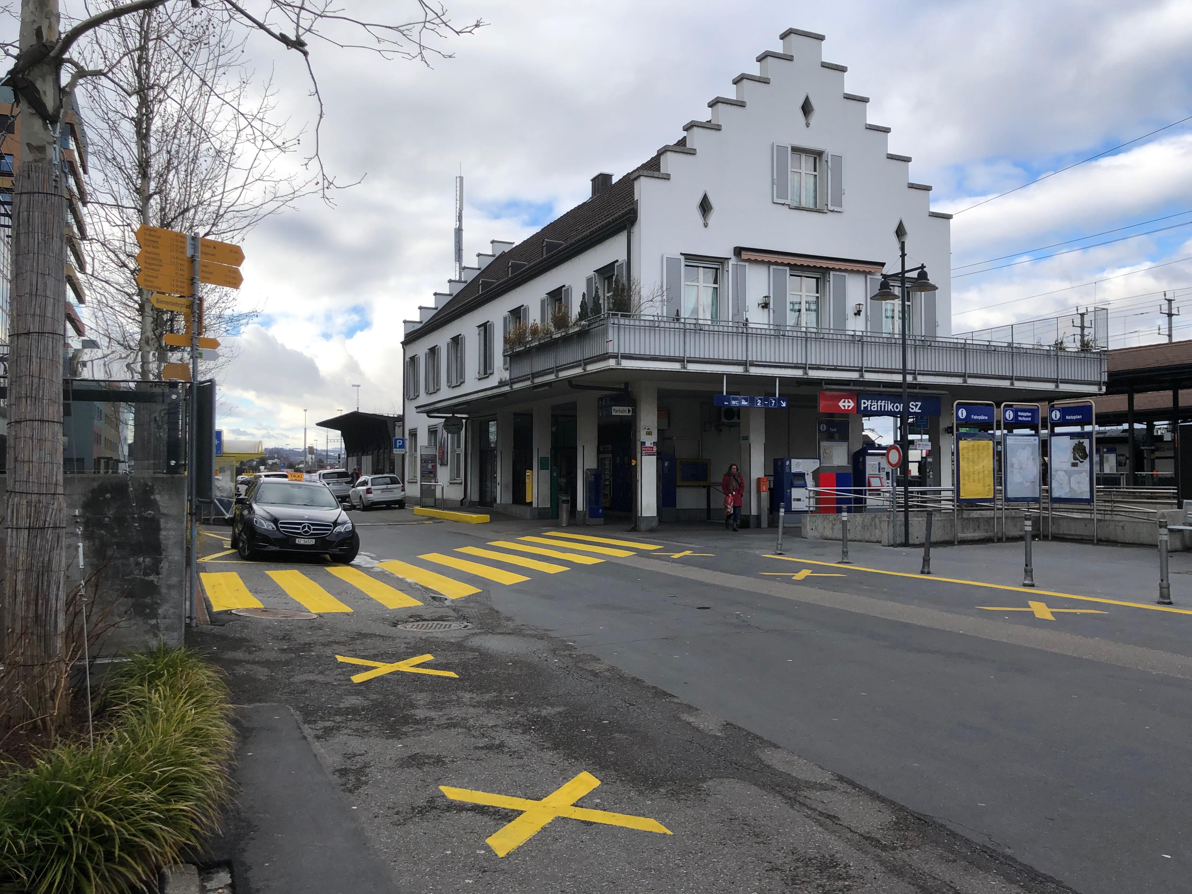 Seedamm Taxi AG, Bahnhofstrasse 16 in Pfäffikon SZ