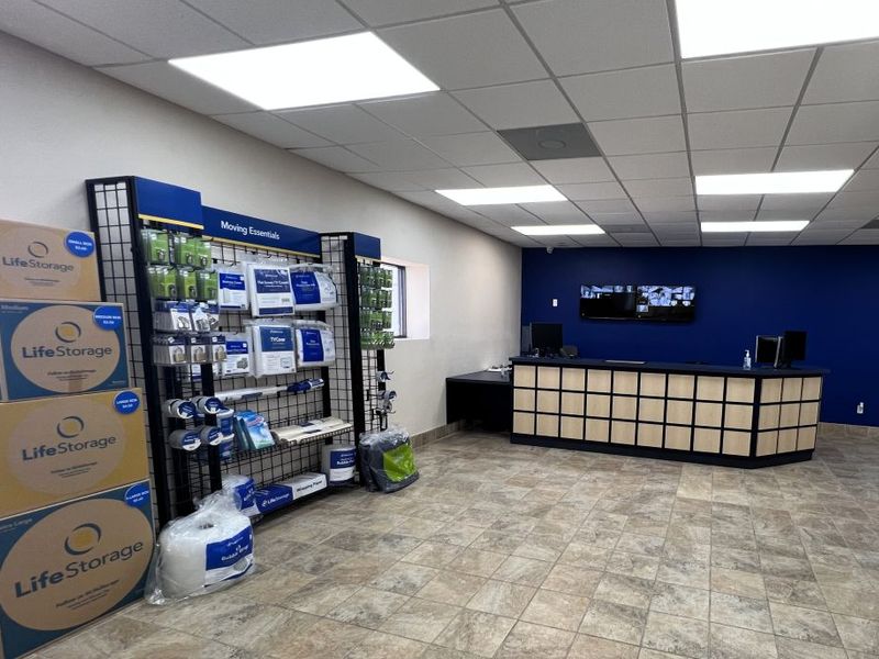 Images Extra Space Storage