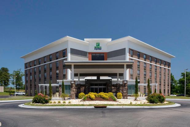Images Holiday Inn Express Rocky Mount – Sports Center by IHG