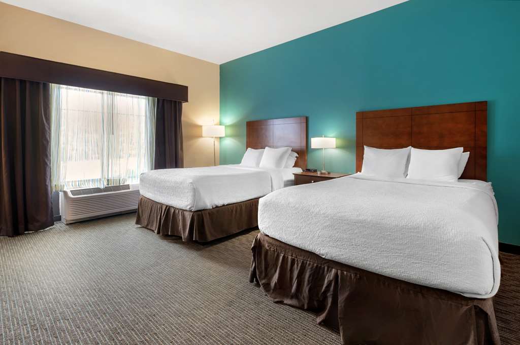 2 Queen Bed Room