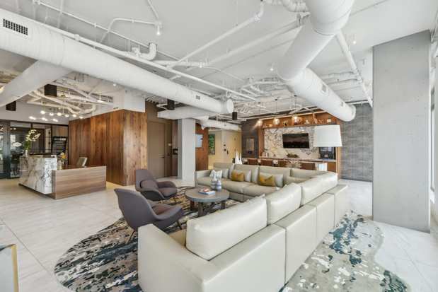 Images Link Apartments® H Street