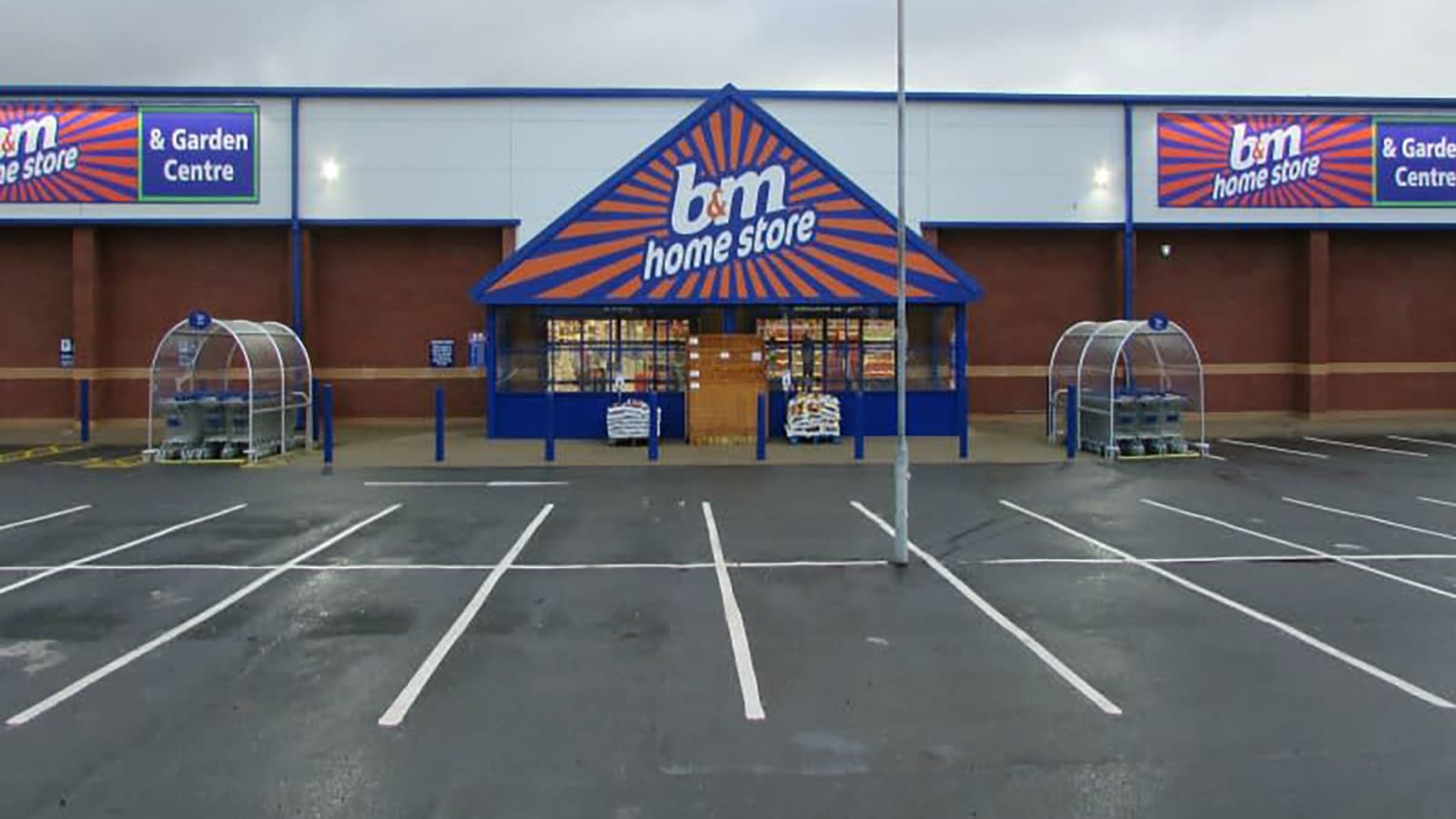 Images B&M Home Store with Garden Centre