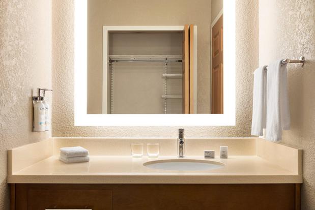 Images Staybridge Suites Fort Wayne by IHG