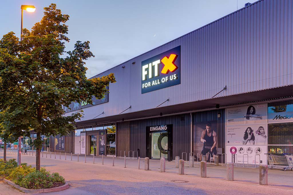 Bild 1 FitX Fitnessstudio in Ulm